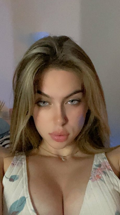 alannanikolee model beautiful img