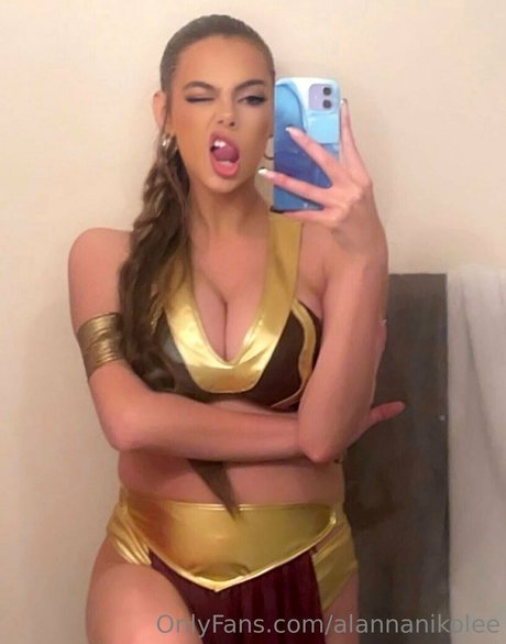 alannanikolee model sexy archive