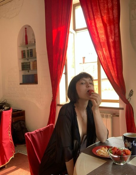 CandyDafna star pornographic pics