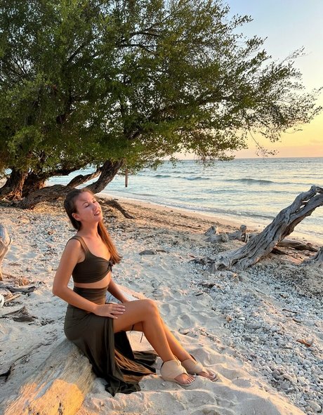 asian babe onlyfans naked pictures