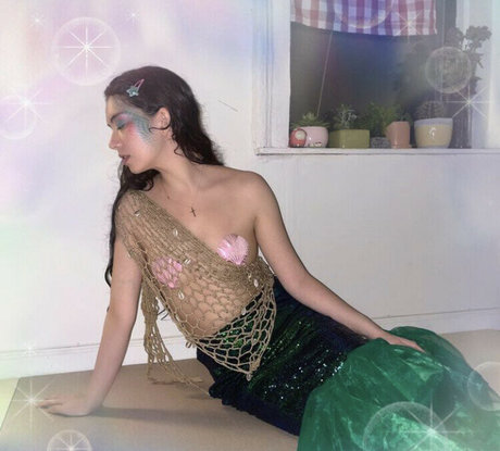 Mia Kerin model pretty pics