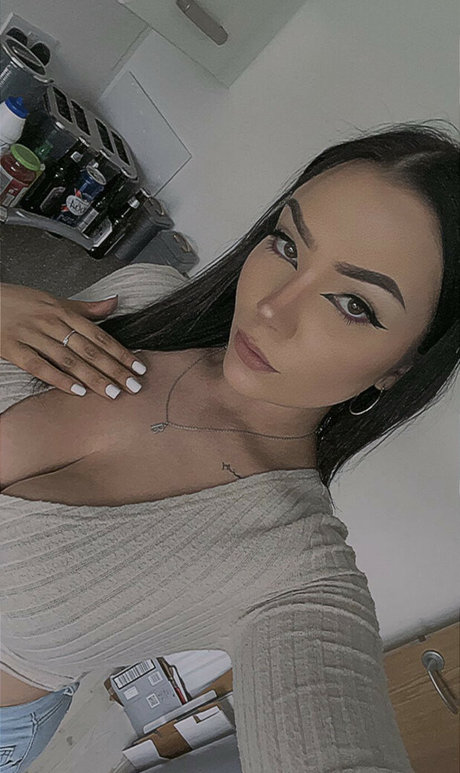 k hh23 model high quality pictures