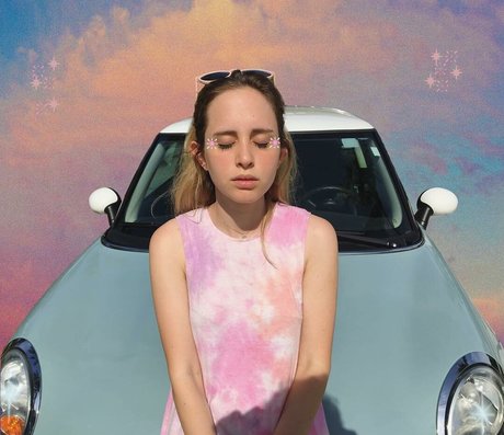 Mica Tenenbaum star free images