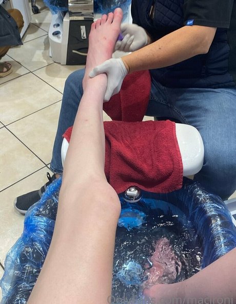 Maci Currin free actress img