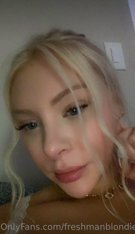 freshmanblondie18 hd actress galleries