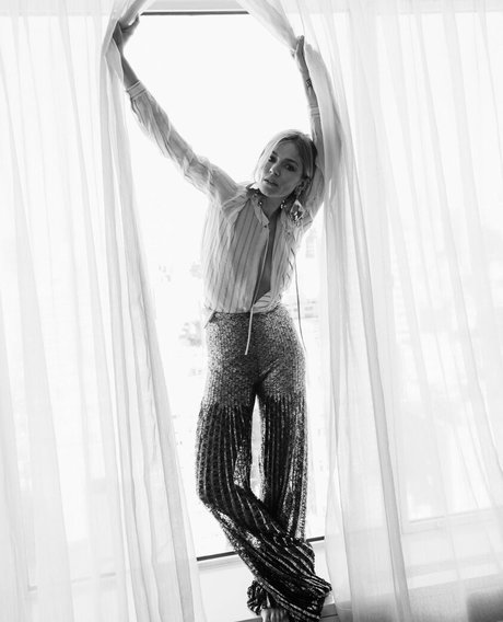 Sienna Miller perfect pornstar photos