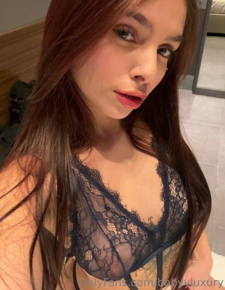 babyyluxury model nudes pic