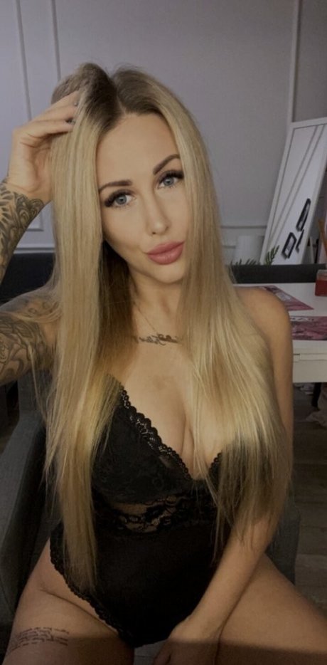 Julia Madaj Profile pic