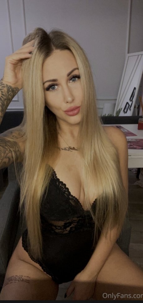 Julia Madaj star naked gallery