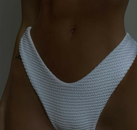 Anneka Madget pornstar nude pic