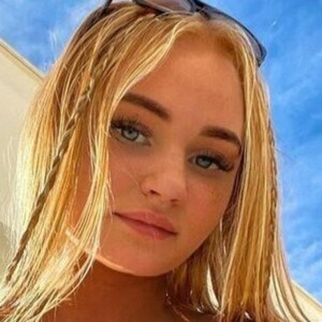 Gudrun Svava model best pics