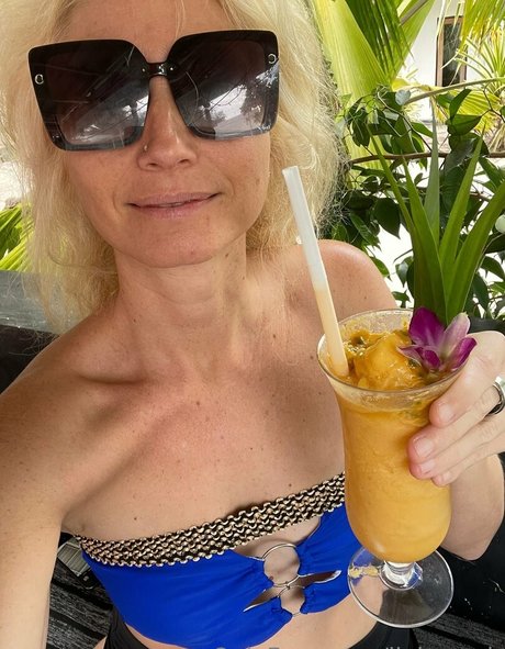 liakovach sexy pornstar gallery