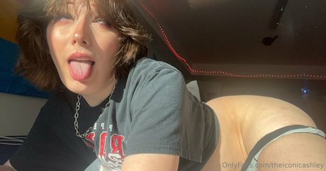 theiconicashley high quality model pictures