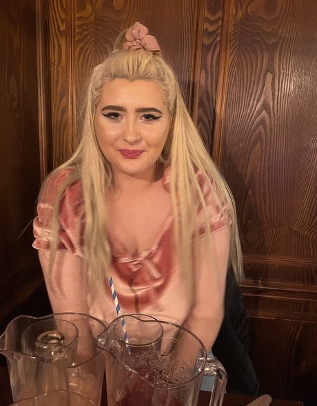 shiofficialxox model erotic photos