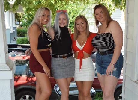 Mackenzie J top model pic