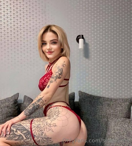 seawave1 naked model pic