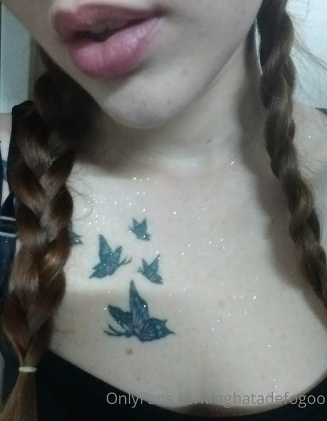 aghatadefogoo exclusive model image