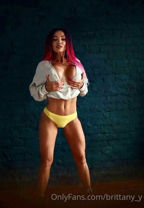 brittany y model beautiful pics