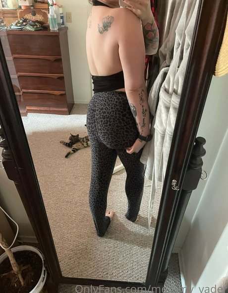 sixxela pornographic star pics