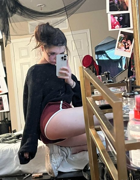 Lilmochidoll nice model photo