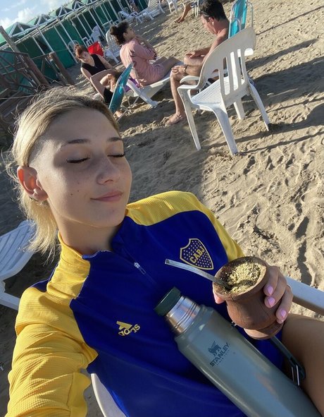 Yami Sanchez sex model photo