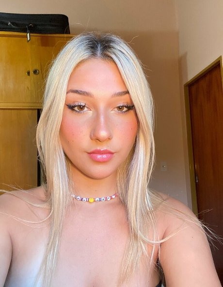 Yami Sanchez star pornographic images