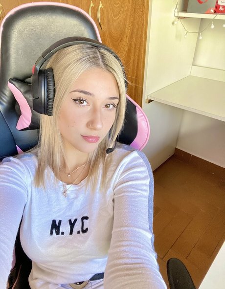 Yami Sanchez art pornstar image