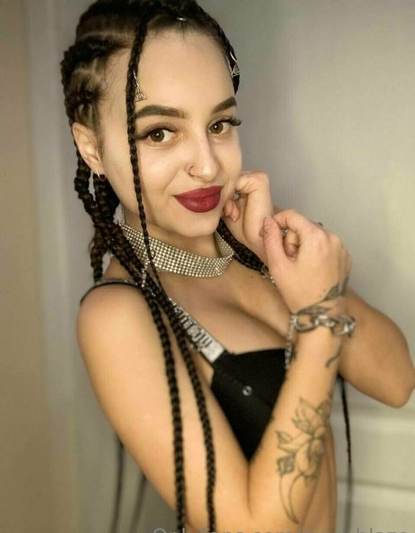 teenybabydolll erotic model galleries