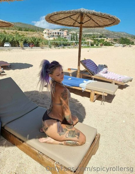 spicyrollersg adult model picture