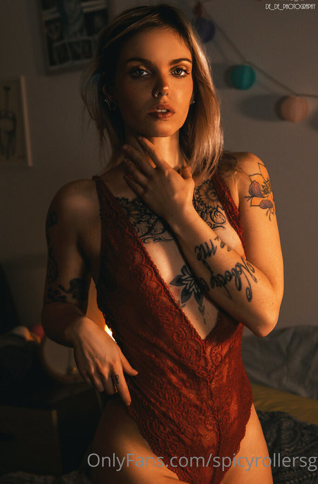 spicyrollersg adult model pics