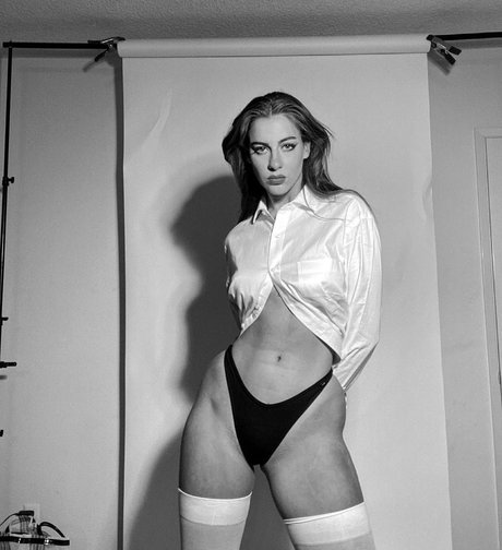 Tati Bruening naked star archive