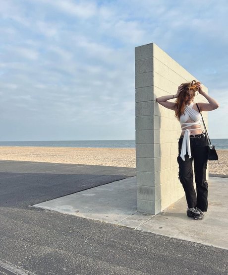 Tati Bruening beautiful actress pics