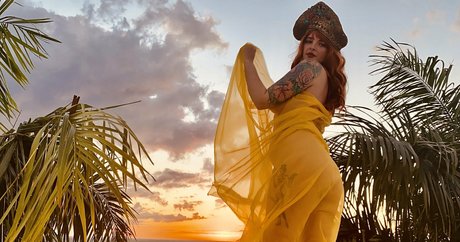 rosamagnoliaxo pornographic actress photos