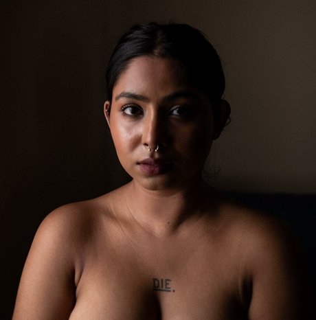 bhindeshitara naked model img