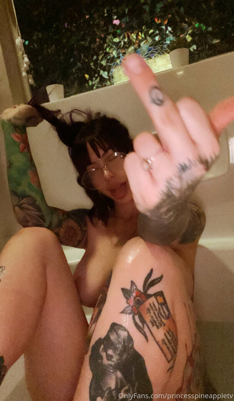 theonlinegirlfriend model pics