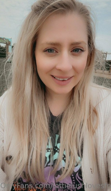 lottielushlovesfree pornstar top pics