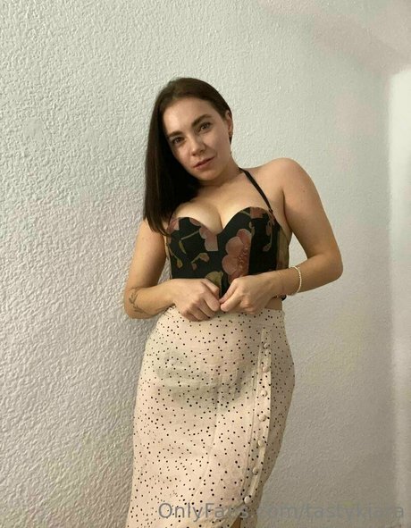 skinny onlyfans naked img