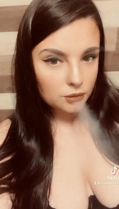 scarletjames301 pornographic star pic