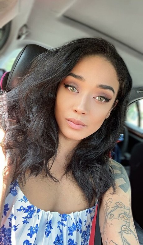 maya sensation model pretty photos