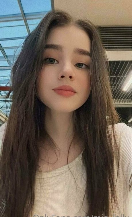 mia lolly best model image