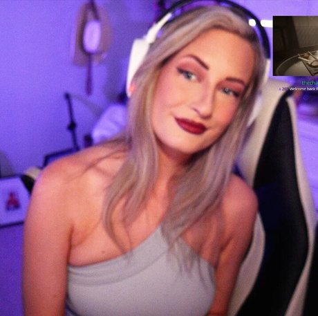 BasicWitGirl star hot image