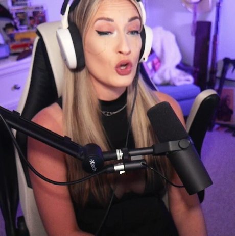 BasicWitGirl star porn gallery