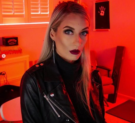 BasicWitGirl star exclusive pic