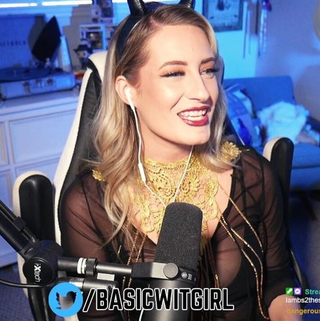 BasicWitGirl best actress img