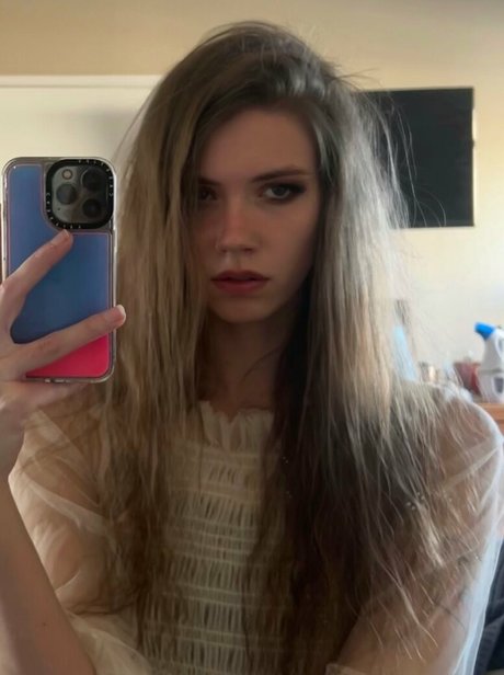 Skatie420 free actress archive