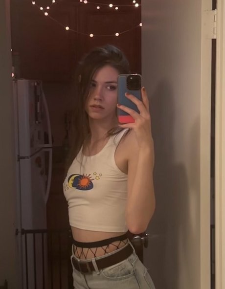 Skatie420 naked model archive