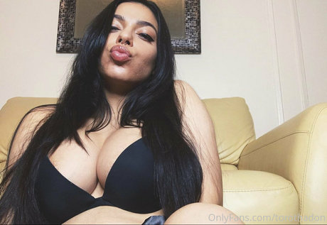 torothadon pornstar nudes image