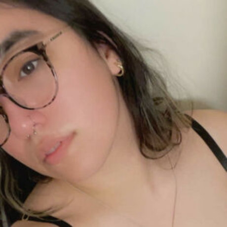 Satixx model hot pics