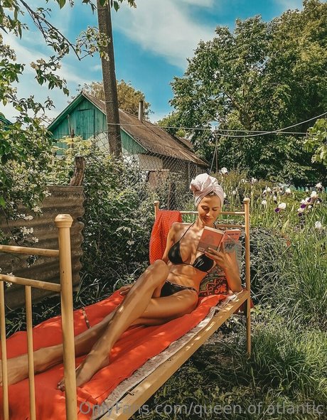 queen of atlantic pretty star photos