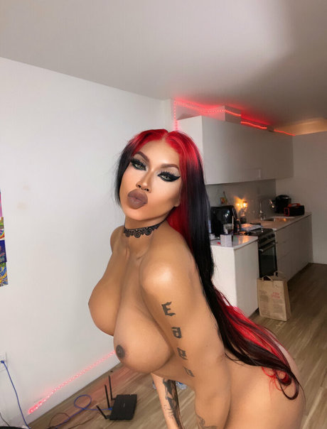 luckiesuniverse model beautiful archive